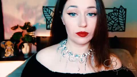Snapshot of missbeverlymills chatting on March 1, 2025, 10:55 am The divine Beverly online show from March 1, 2025, 10:55 am