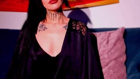 The Empress online show from October 24, 2025, 2:57 pm