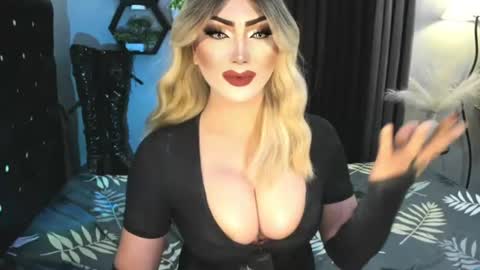Snapshot of misschannel4sub chatting on July 24, 2026, 12:25 pm PRIESTESS CHANNEL online show from July 24, 2026, 12:25 pm