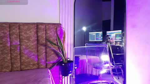 Snapshot of missdionne__curly chatting on March 20, 2026, 11:15 am DIONNE online show from March 20, 2026, 11:15 am