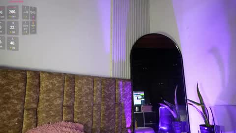 Snapshot of missdionne__curly chatting on April 8, 2026, 11:10 am DIONNE online show from April 8, 2026, 11:10 am