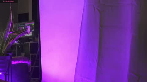 Snapshot of missdionne__curly chatting on April 15, 2026, 11:17 am DIONNE online show from April 15, 2026, 11:17 am