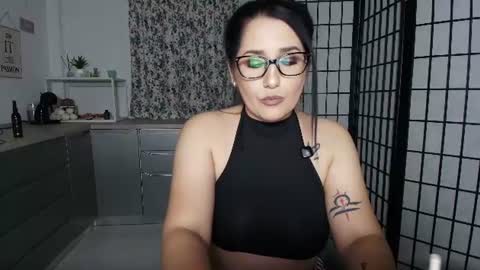 Snapshot of missdyaa chatting on June 18, 2026, 9:41 pm Miss online show from June 18, 2026, 9:41 pm