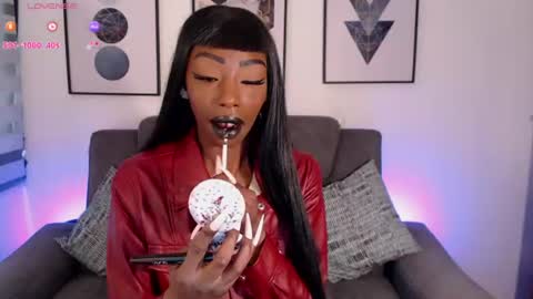 Snapshot of missemilie1 chatting on July 27, 2026, 3:30 pm Emilie Diaz online show from July 27, 2026, 3:30 pm