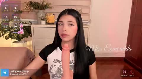 Snapshot of missesmeralda chatting on October 2, 2025, 9:55 pm Julieta Arboleda but i like call me esme online show from October 2, 2025, 9:55 pm