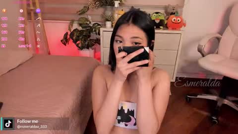 Snapshot of missesmeralda chatting on October 17, 2025, 9:50 pm Julieta Arboleda but i like call me esme online show from October 17, 2025, 9:50 pm