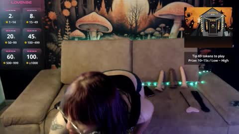Snapshot of missfungi chatting on October 10, 2025, 1:43 pm Luna online show from October 10, 2025, 1:43 pm