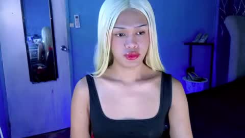 im your queen steffie online show from April 12, 2026, 9:25 am