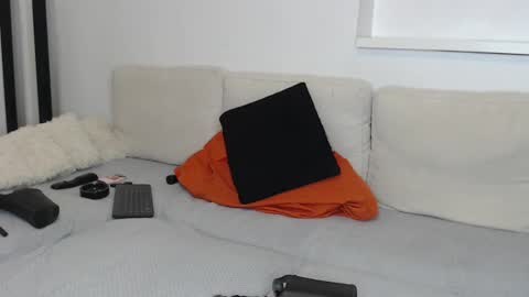 missjenifer online show from September 24, 2025, 8:23 pm