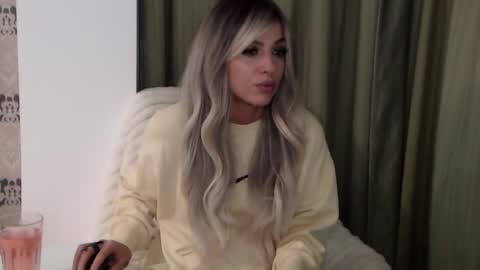 Snapshot of missjenny7 chatting on September 20, 2025, 6:42 pm MissJenny7 online show from September 20, 2025, 6:42 pm