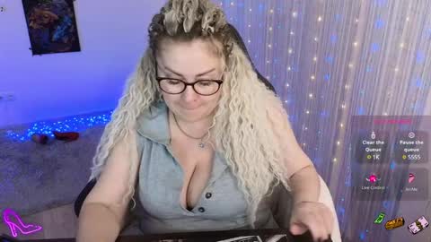 Snapshot of misskassandraa chatting on December 8, 2024, 7:54 pm you can call me Mommymy GoddessMiss Kassandra online show from December 8, 2024, 7:54 pm