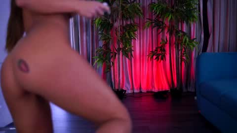 Snapshot of misskiarra chatting on March 6, 2025, 5:24 am misskiarra online show from March 6, 2025, 5:24 am