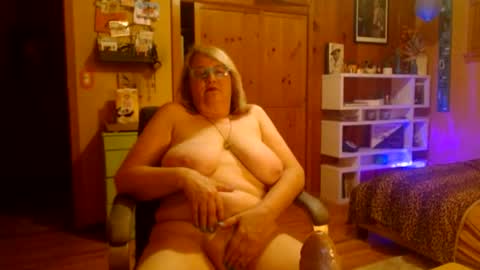 Snapshot of misskittyfox chatting on July 31, 2026, 5:07 am MissKittyFox online show from July 31, 2026, 5:07 am