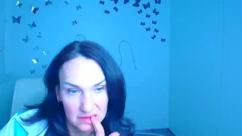 Christina online show from April 5, 2026, 2:14 pm