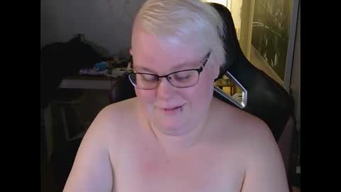 misslj90 online show from June 1, 2026, 12:12 am