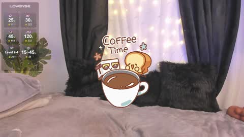 Snapshot of missmeegan_ chatting on December 19, 2024, 9:18 am Alejandra  online show from December 19, 2024, 9:18 am