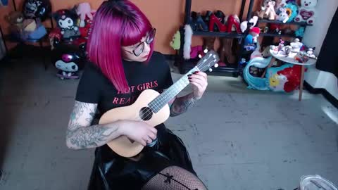 Miss Mia online show from February 1, 2026, 3:32 pm