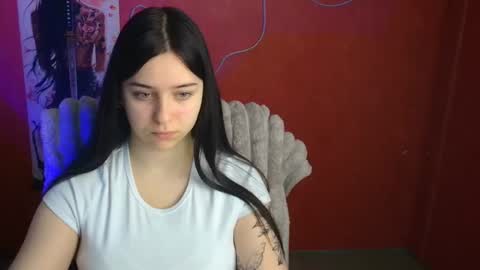 Mia online show from April 24, 2026, 11:12 am