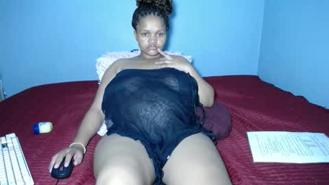 mimmi online show from November 12, 2025, 6:52 pm