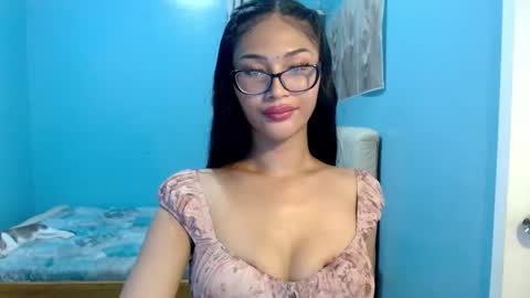 missminervaa online show from May 23, 2026, 3:27 pm