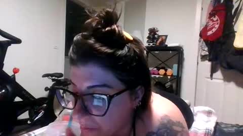 Snapshot of missmonatoyou chatting on April 2, 2026, 1:47 am MissMona online show from April 2, 2026, 1:47 am