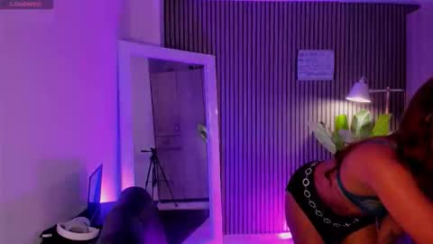 Naomi online show from September 12, 2025, 6:02 am