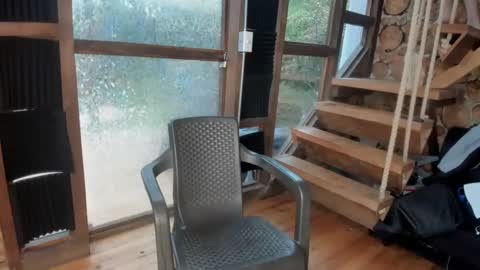 sarah online show from March 1, 2025, 8:53 pm