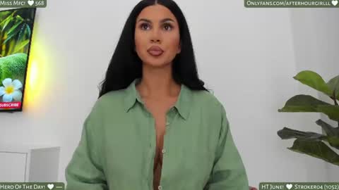 Snapshot of misspinkroom chatting on June 28, 2026, 6:47 pm Renata online show from June 28, 2026, 6:47 pm