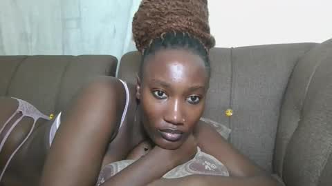 pretty gal online show from September 11, 2025, 2:50 pm