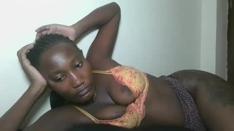 pretty gal online show from May 13, 2026, 1:03 am