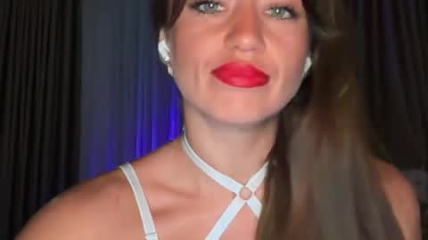 missroriann online show from June 19, 2026, 2:21 pm