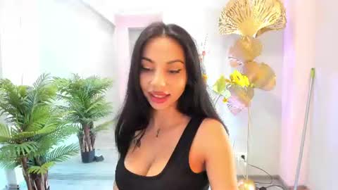 Sienna online show from June 30, 2026, 4:13 am