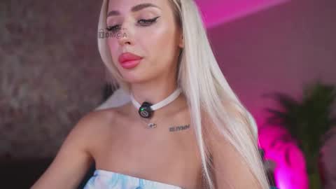 Eva online show from October 5, 2025, 7:23 pm