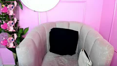 missvalery1 online show from February 17, 2025, 10:25 pm