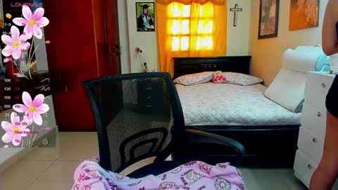 missvalery1 online show from September 16, 2025, 8:54 pm