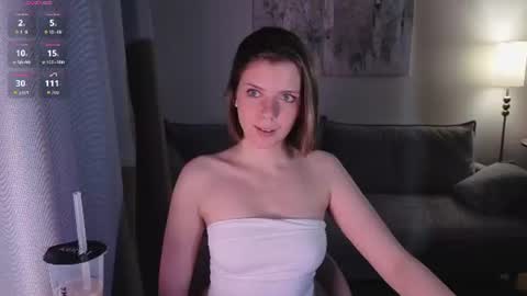 Snapshot of missvikiki chatting on August 4, 2026, 7:16 pm Polly online show from August 4, 2026, 7:16 pm