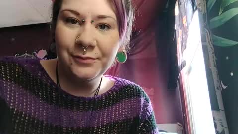 missxmoth444 online show from November 18, 2025, 2:32 pm