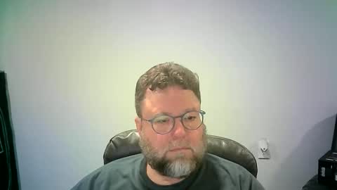 Snapshot of mister_happy567 chatting on November 25, 2025, 6:46 am Mr. Happy online show from November 25, 2025, 6:46 am