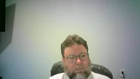 Snapshot of mister_happy567 chatting on December 21, 2025, 5:58 am Mr. Happy online show from December 21, 2025, 5:58 am