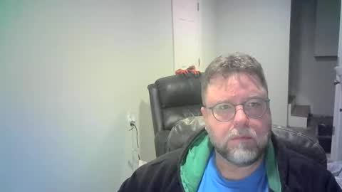 Snapshot of mister_happy567 chatting on February 4, 2026, 6:30 am Mr. Happy online show from February 4, 2026, 6:30 am