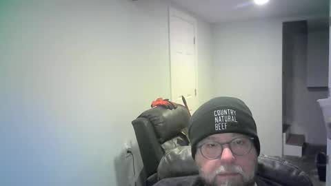 Snapshot of mister_happy567 chatting on February 8, 2026, 6:39 am Mr. Happy online show from February 8, 2026, 6:39 am