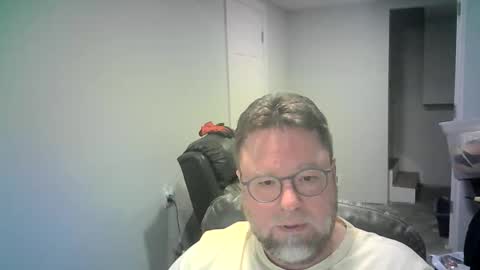 Snapshot of mister_happy567 chatting on February 12, 2026, 6:52 am Mr. Happy online show from February 12, 2026, 6:52 am