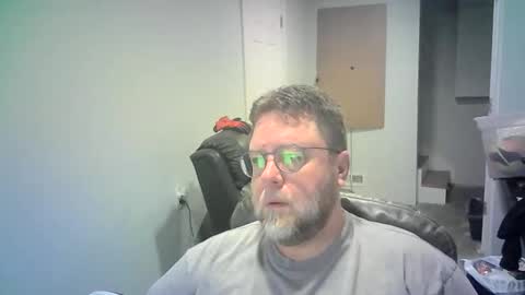 Snapshot of mister_happy567 chatting on February 16, 2026, 6:09 am Mr. Happy online show from February 16, 2026, 6:09 am