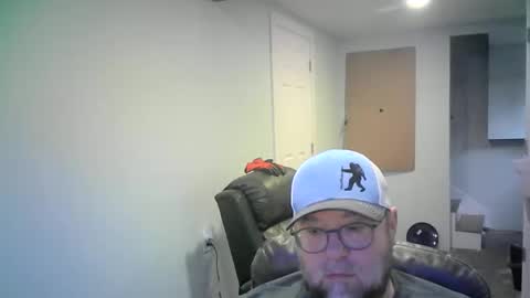 Snapshot of mister_happy567 chatting on February 21, 2026, 12:44 am Mr. Happy online show from February 21, 2026, 12:44 am