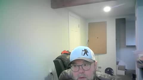 Snapshot of mister_happy567 chatting on February 22, 2026, 6:06 pm Mr. Happy online show from February 22, 2026, 6:06 pm