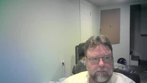 Snapshot of mister_happy567 chatting on February 28, 2026, 3:07 am Mr. Happy online show from February 28, 2026, 3:07 am