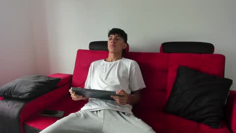 Snapshot of mister_jhonxxx chatting on December 9, 2024, 1:02 pm mister_jhonxxx online show from December 9, 2024, 1:02 pm