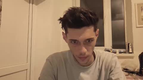 Snapshot of misteriosoxragazzo chatting on November 18, 2025, 3:49 pm MisteriosoXragazzoX online show from November 18, 2025, 3:49 pm