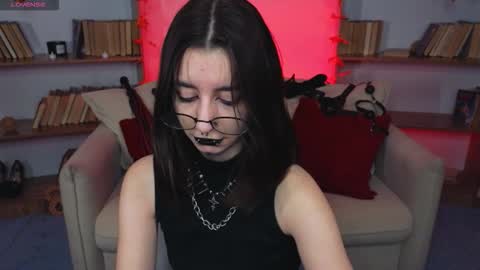 Snapshot of mistress__marcelline chatting on September 18, 2025, 9:33 am Marcelline online show from September 18, 2025, 9:33 am