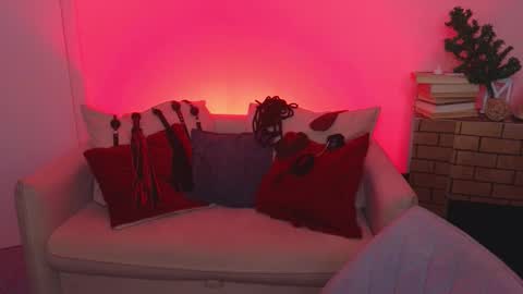 Marcelline online show from December 18, 2025, 10:10 am